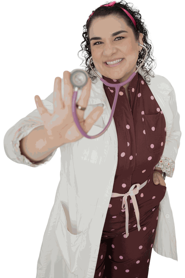 Dra. Yisel Sierra, pediatra e IBCLC en Metepec, con su estetoscopio